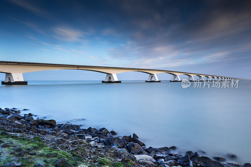 荷兰泽兰省的泽兰大桥(Zeelandbrug, Zeeland Bridge)